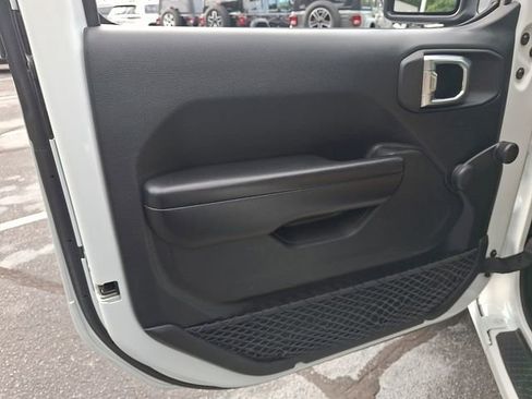 Used 2020 Jeep Wrangler Sport AWD/4WD image 12