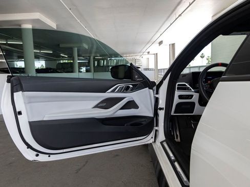 Certified 2025 BMW M4 xDrive Competition w/ Executive Package AWD/4WD image 9