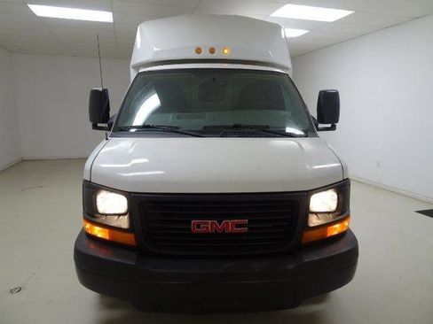 Used 2014 GMC Savana 3500 image 2
