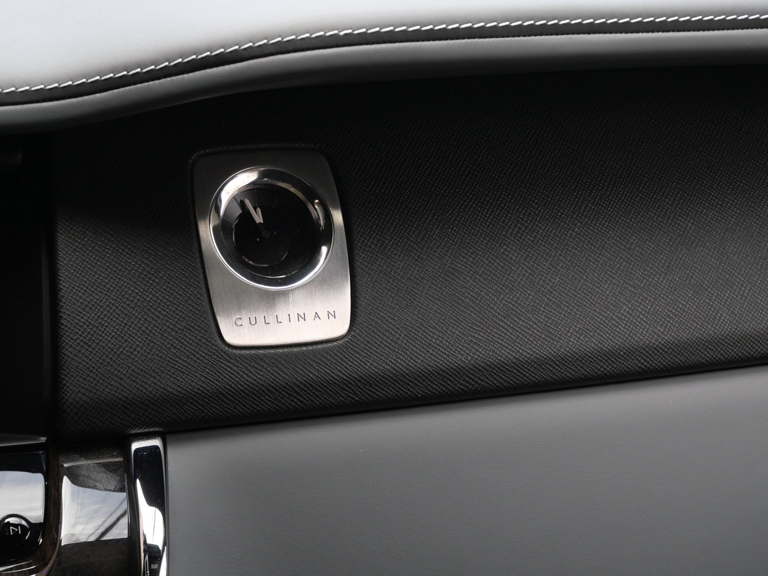Certified 2024 Rolls-Royce Cullinan w/ Cullinan Package AWD/4WD image 14