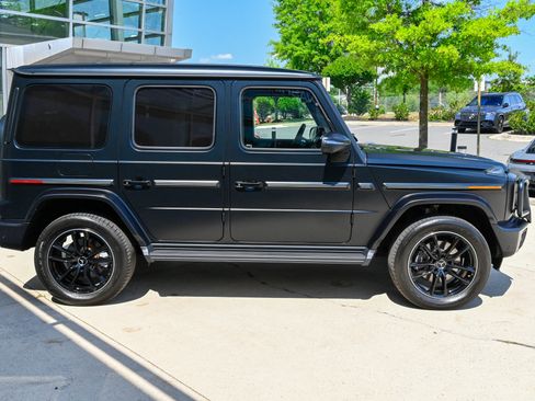 Used 2025 Mercedes-Benz G 550 image 4