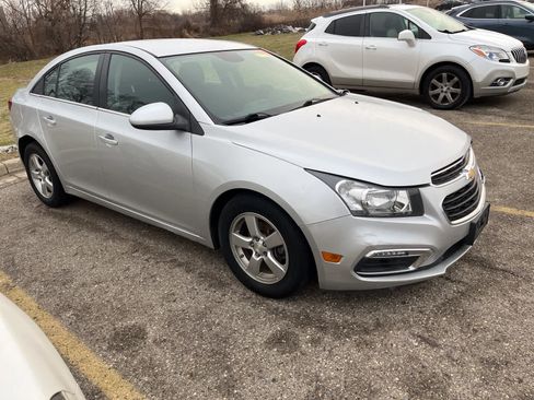 Used 2016 Chevrolet Cruze LT image 1