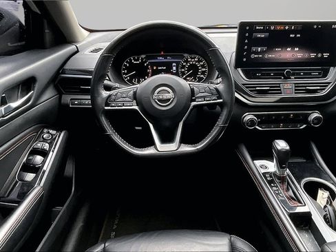 Used 2023 Nissan Altima 2.5 SR w/ SR Premium Package FWD image 4