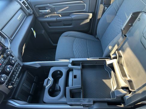 New 2025 RAM 3500 Big Horn AWD/4WD image 15