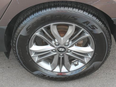 Used 2014 Hyundai Tucson SE image 17