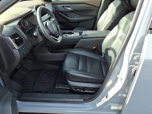 Used 2021 Nissan Rogue SL w/ Premium Package image 12