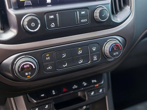 Used 2022 GMC Canyon AT4 image 21