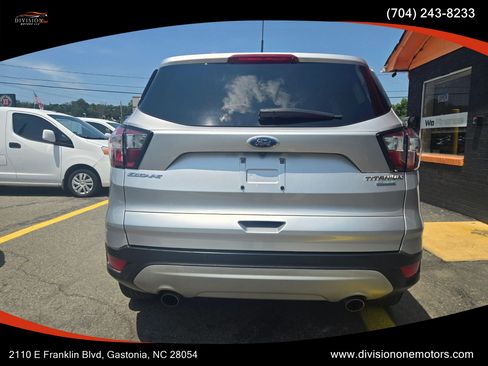 Used 2017 Ford Escape Titanium FWD image 5