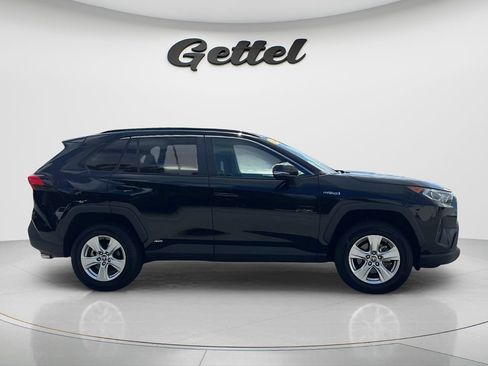 Used 2021 Toyota RAV4 XLE AWD/4WD image 8