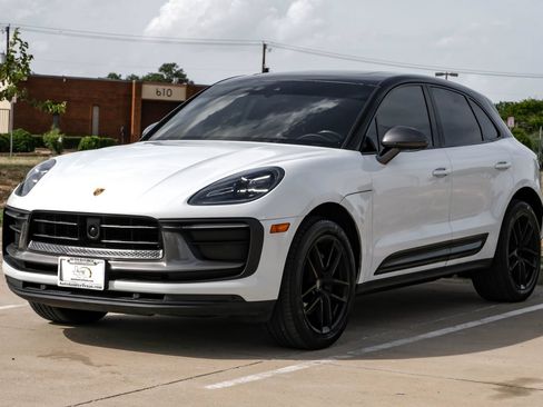Used 2023 Porsche Macan Turbo AWD/4WD image 7
