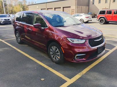 Used 2022 Chrysler Pacifica Touring-L
