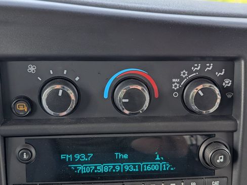 Used 2025 Chevrolet Express 3500 LT w/ LT Preferred Equipment Group RWD image 20
