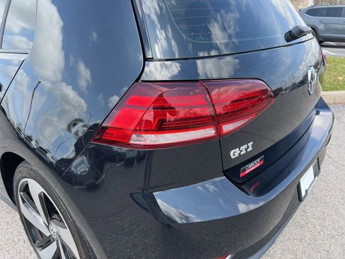 Used 2018 Volkswagen GTI SE FWD image 12