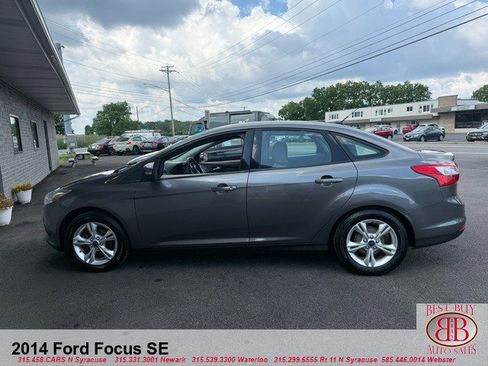 Used 2014 Ford Focus SE w/ SE Winter Package FWD image 6