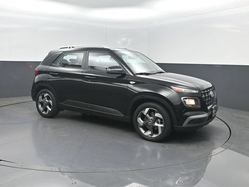 Used 2022 Hyundai Venue SEL FWD image 35