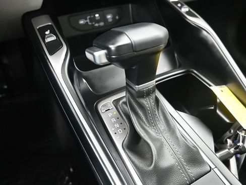 Certified 2025 Kia Sorento EX w/ Panoramic Sunroof Package image 24