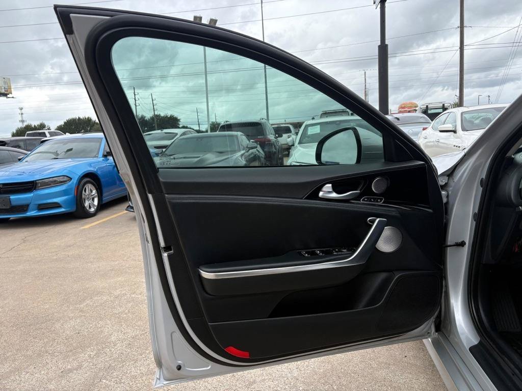 Used 2018 Kia Stinger Premium RWD image 8