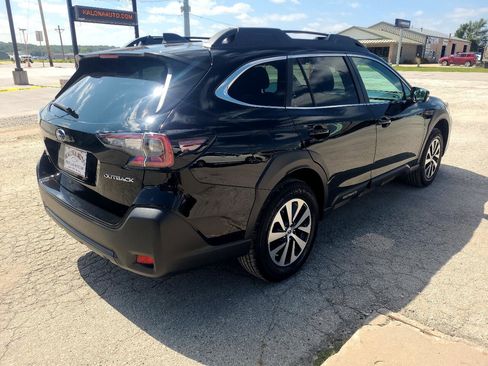 Used 2024 Subaru Outback Premium image 6