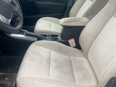 Used 2015 Toyota Corolla LE image 15