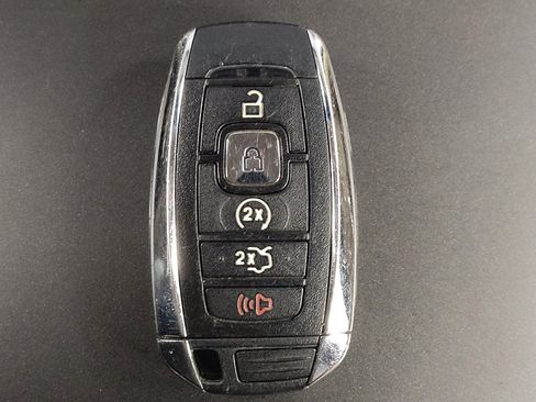 Used 2018 Lincoln MKX Reserve w/ Luxury Package FWD image 32