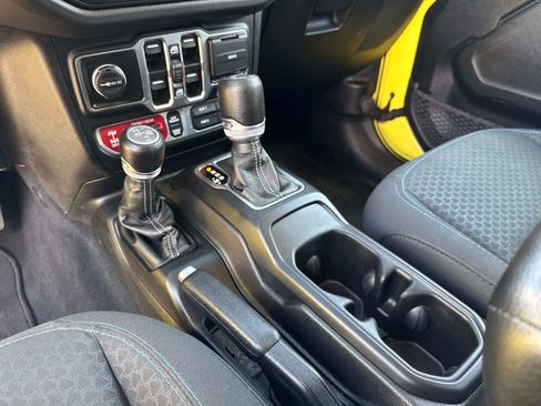 Used 2024 Jeep Wrangler Unlimited Rubicon 4xe w/ Convenience Group AWD/4WD image 26