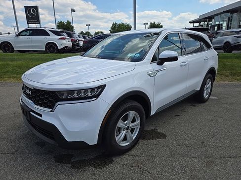 Used 2023 Kia Sorento LX AWD/4WD image 11