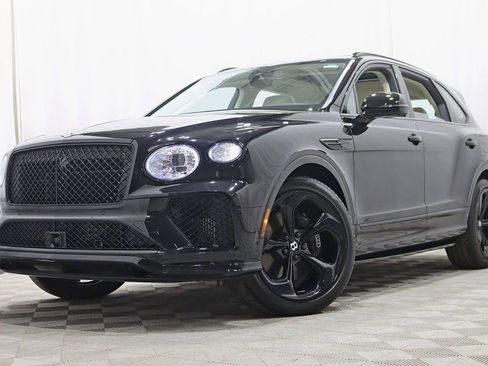 Used 2024 Bentley Bentayga Plug-In Hybrid image 7