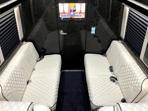 Used 2022 Mercedes-Benz Sprinter 3500 image 11