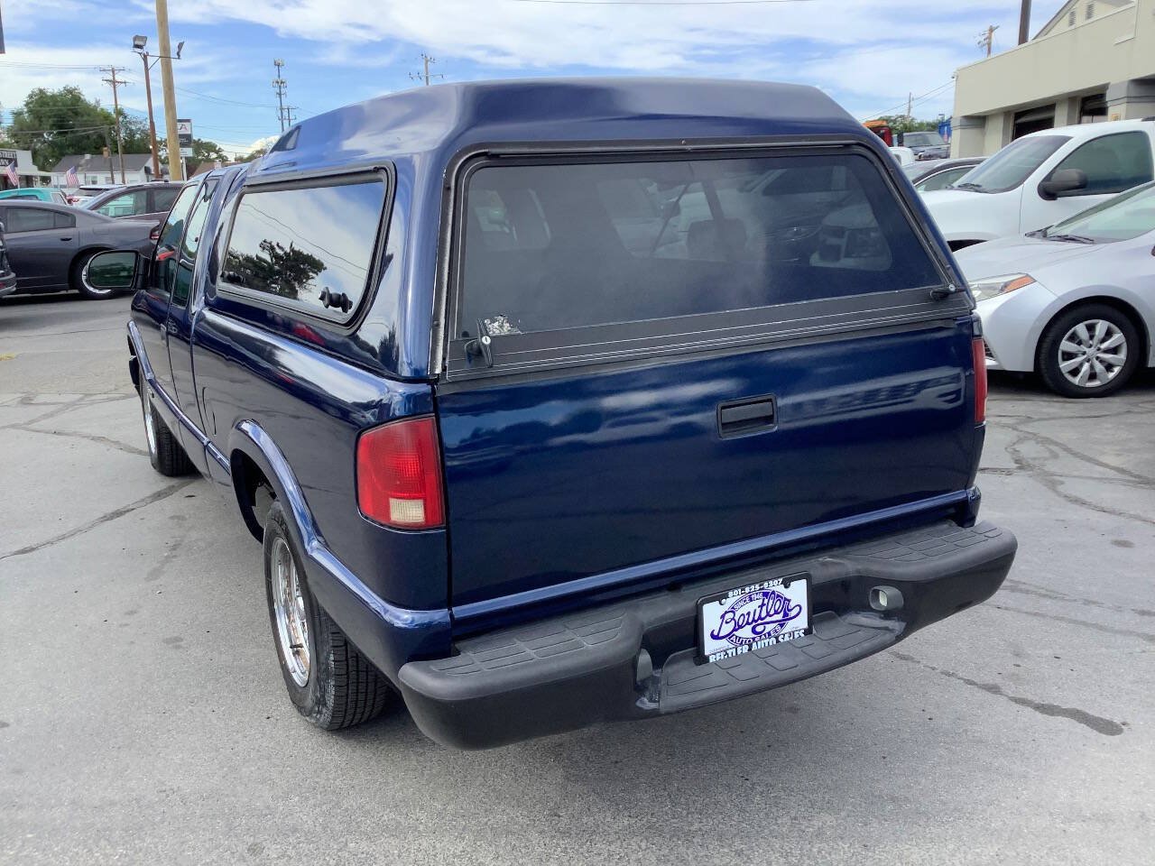 Used 2002 Chevrolet S10 Pickup 2WD Extended Cab w/ Preferred Equipment Group image 9