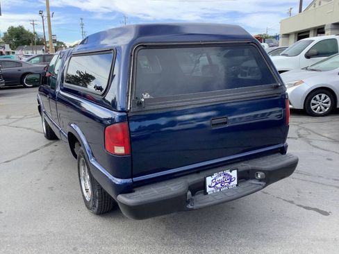 Used 2002 Chevrolet S10 Pickup 2WD Extended Cab w/ Preferred Equipment Group image 9