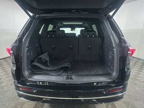 Used 2025 Buick Enclave Avenir w/ Trailering Package, 5000 lbs. FWD image 29