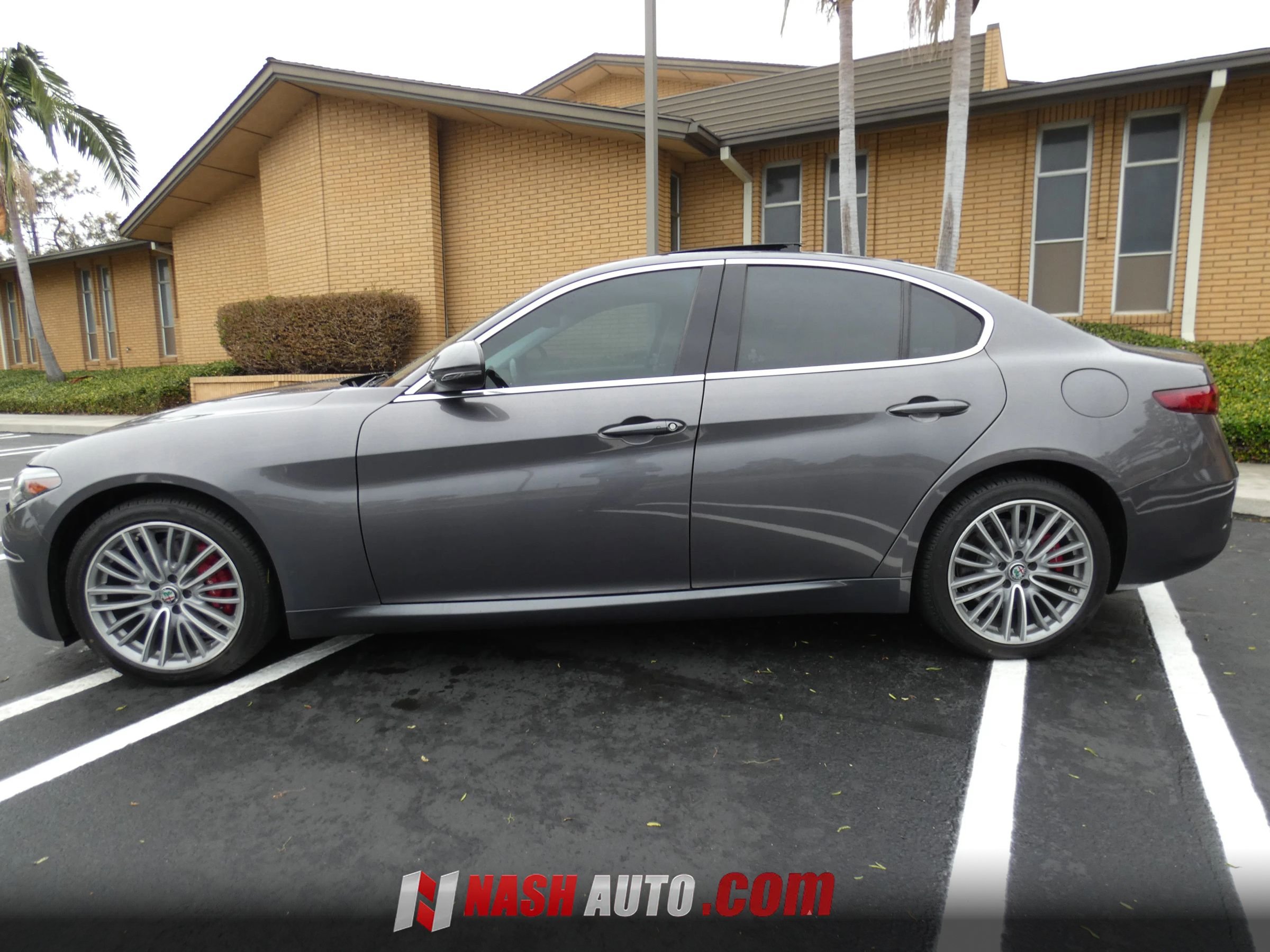 Used 2018 Alfa Romeo Giulia Ti w/ Quick Order Package 22X Lusso AWD/4WD image 14