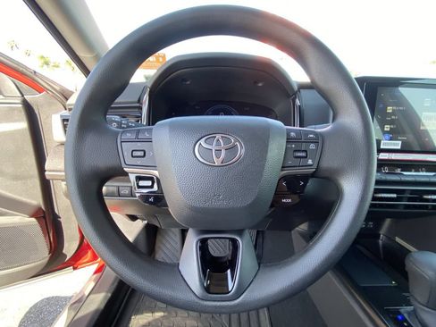 Used 2026 Toyota Camry LE w/ Convenience Package FWD image 25