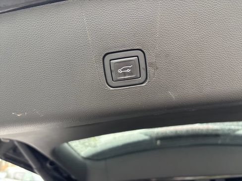Used 2024 Chevrolet Traverse RS AWD/4WD image 16