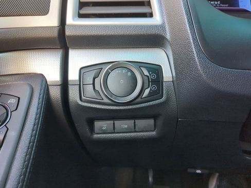 Used 2013 Ford Explorer XLT image 28