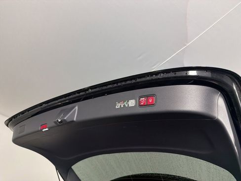 Certified 2026 Mercedes-Benz GLC 300 4MATIC image 34