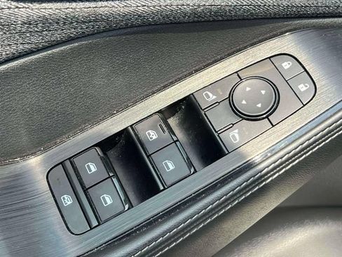 Used 2023 Nissan Rogue SV AWD/4WD image 23