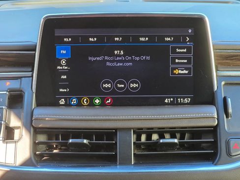 Used 2021 Chevrolet Suburban LT image 21