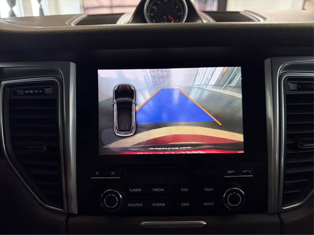 Used 2018 Porsche Macan AWD/4WD image 29