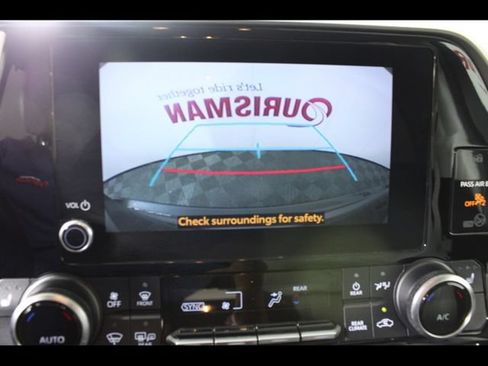 Used 2023 Toyota Highlander XLE FWD image 25