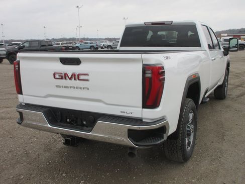 New 2026 GMC Sierra 3500 SLT image 5
