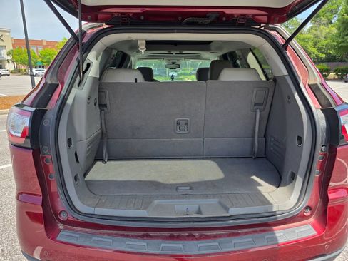 Used 2015 Chevrolet Traverse LT AWD/4WD image 32