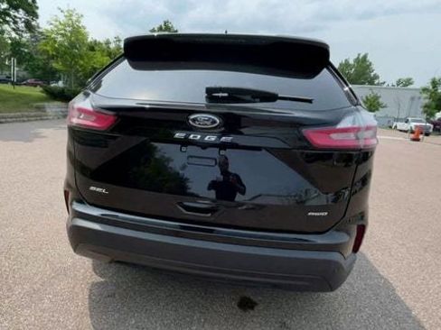 Used 2023 Ford Edge SEL w/ Sport Appearance Package image 3