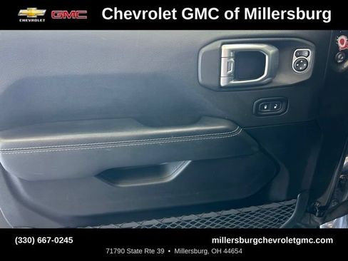 Used 2020 Jeep Wrangler Unlimited Sahara w/ Dual Top Group AWD/4WD image 18
