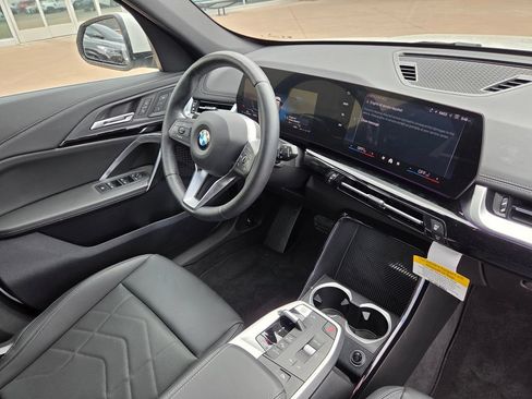 Used 2025 BMW X1 xDrive28i AWD/4WD image 15