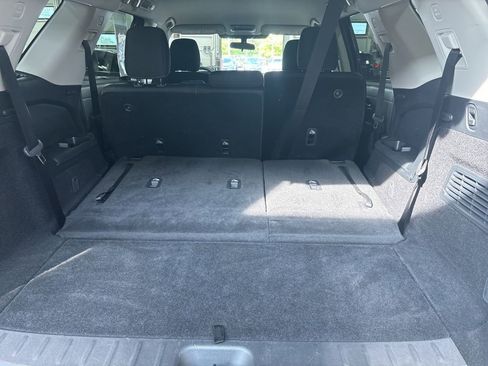 Used 2025 Nissan Pathfinder SV image 18