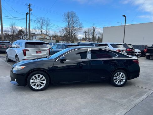 Used 2013 Lexus ES 300h w/ Luxury Pkg image 4