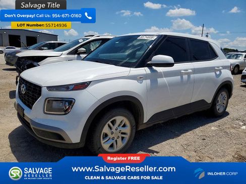 Used 2022 Hyundai Venue SE FWD image 1