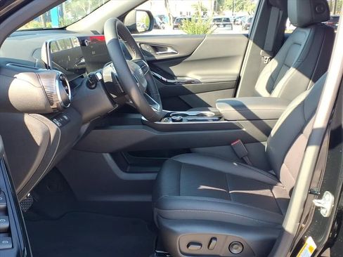 New 2026 Chevrolet Equinox LT w/ Convenience Package II FWD image 16
