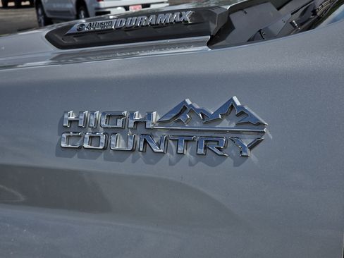 Used 2022 Chevrolet Silverado 3500 High Country AWD/4WD image 9